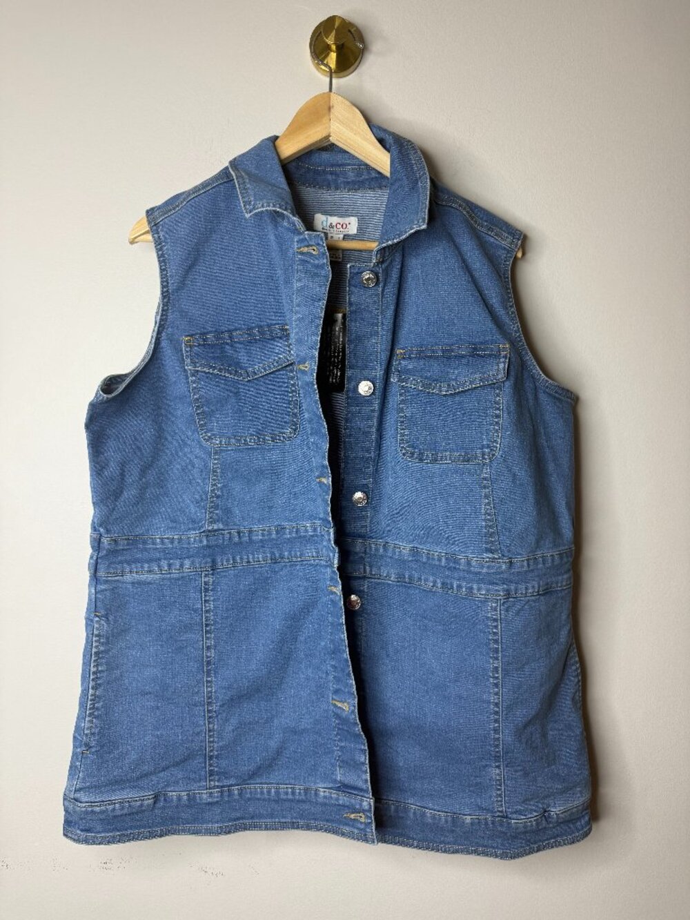 Denim & Co. Classic Stretch Indigo Denim Vest Large. {#115-R